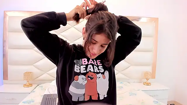 MiaQueen021 online show from January 30, 2025, 6:32 pm