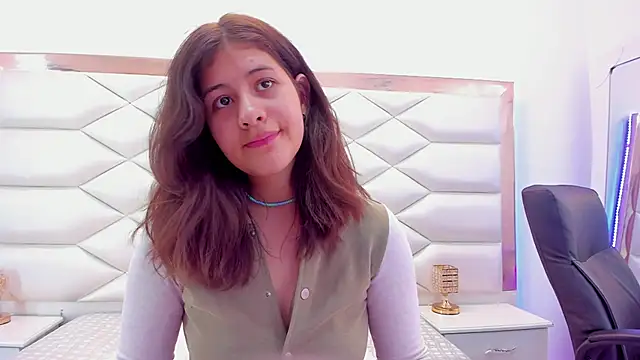 MiaQueen021 online show from February 4, 2025, 3:36 pm