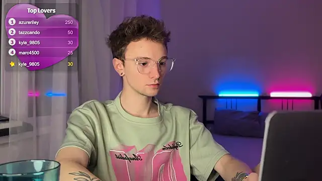 Snapshot of Calvin_Polanski chatting on January 10, 2025, 7:43 pm Calvin Polanski online show from January 10, 2025, 7:43 pm