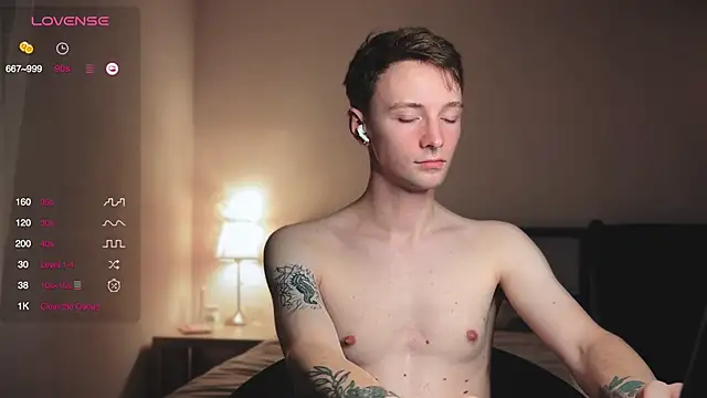 Snapshot of Calvin_Polanski chatting on November 5, 2025, 6:19 pm Calvin Polanski online show from November 5, 2025, 6:19 pm