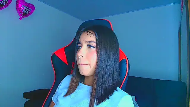 Rousse violett online show from October 7, 2025, 10:18 pm