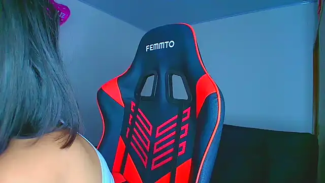 Rousse violett online show from October 14, 2025, 10:21 pm