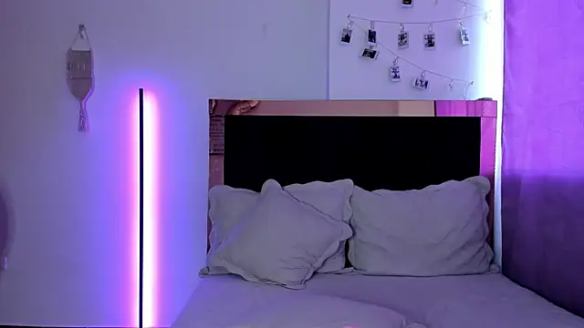 Snapshot of Carorosse chatting on February 21, 2025, 10:26 pm Carorosse online show from February 21, 2025, 10:26 pm