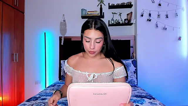 Snapshot of Carorosse chatting on March 19, 2025, 10:20 pm Carorosse online show from March 19, 2025, 10:20 pm