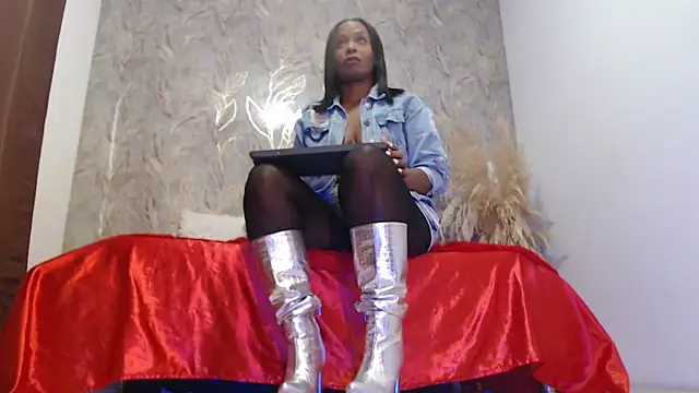 Snapshot of RAICHELLCOOPER1 chatting on November 30, 2025, 12:09 pm RAICHELLCOOPER1 online show from November 30, 2025, 12:09 pm