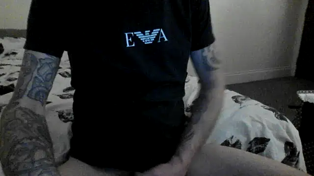 allnaked00 online show from February 11, 2026, 11:43 pm