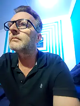 itsmeyes69 online show from March 12, 2025, 8:20 pm