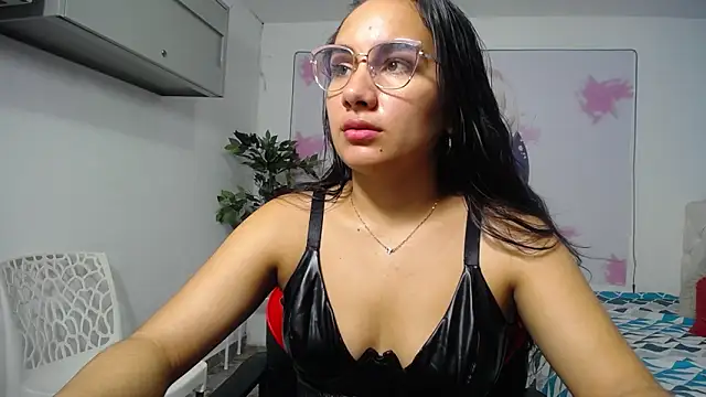 Snapshot of Maylin_horny19 chatting on April 27, 2026, 7:01 pm Maylin horny19 online show from April 27, 2026, 7:01 pm