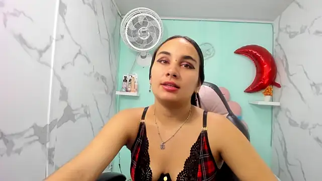 Snapshot of Maylin_horny19 chatting on May 29, 2026, 3:37 am Maylin horny19 online show from May 29, 2026, 3:37 am