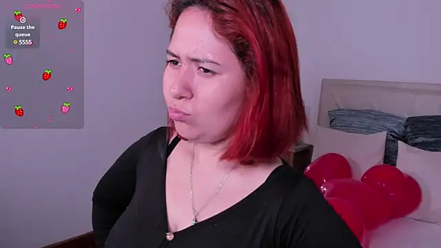 zoes milee online show from February 14, 2025, 11:21 am