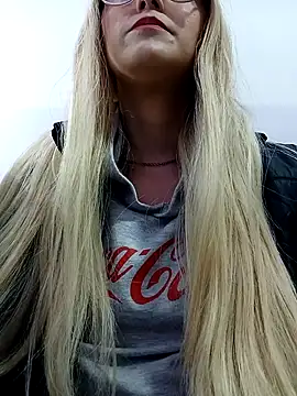 Snapshot of SussanHottye1_ chatting on January 19, 2025, 10:28 am SussanHottye1 online show from January 19, 2025, 10:28 am