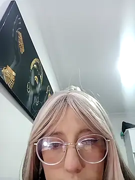 Snapshot of SussanHottye1_ chatting on February 3, 2025, 10:47 am SussanHottye1 online show from February 3, 2025, 10:47 am