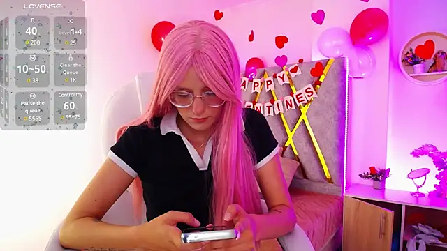 Snapshot of SussanHottye1_ chatting on February 21, 2025, 10:17 am SussanHottye1 online show from February 21, 2025, 10:17 am