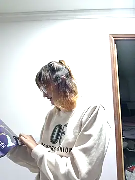 Snapshot of SussanHottye1_ chatting on March 19, 2025, 10:00 am SussanHottye1 online show from March 19, 2025, 10:00 am