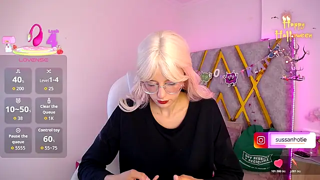 Snapshot of SussanHottye1_ chatting on November 13, 2025, 9:52 am SussanHottye1 online show from November 13, 2025, 9:52 am