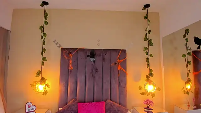 Dahlia Rousse online show from October 11, 2025, 10:30 pm