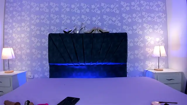 Snapshot of SalomeSimonz chatting on May 5, 2026, 7:44 pm SalomeSimonz online show from May 5, 2026, 7:44 pm
