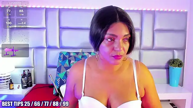 LovelyNickii online show from February 13, 2026, 1:07 pm