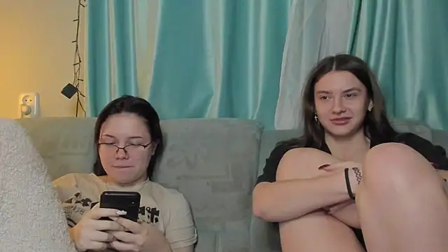 Snapshot of honey_love_honeyy chatting on January 18, 2025, 10:06 pm honey love honeyy online show from January 18, 2025, 10:06 pm