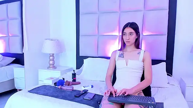 Snapshot of MeganPresleyy chatting on March 6, 2025, 12:19 pm MeganPresleyy online show from March 6, 2025, 12:19 pm