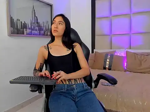 Snapshot of MeganPresleyy chatting on May 13, 2026, 8:49 pm MeganPresleyy online show from May 13, 2026, 8:49 pm
