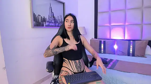Snapshot of MeganPresleyy chatting on July 20, 2026, 10:34 pm MeganPresleyy online show from July 20, 2026, 10:34 pm