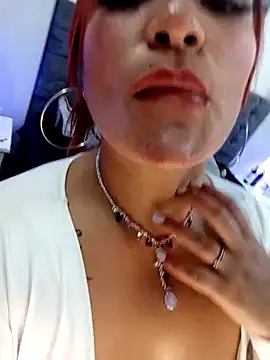 Elise-Leyton online show from February 19, 2025, 5:49 pm