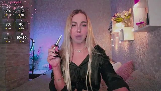 Mika Rayy online show from November 21, 2025, 4:22 am