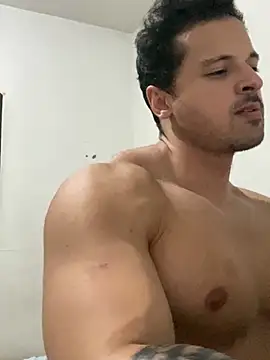 Snapshot of Lucasfit24 chatting on January 26, 2025, 11:18 pm Lucasfit24 online show from January 26, 2025, 11:18 pm