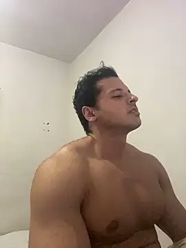 Snapshot of Lucasfit24 chatting on February 9, 2025, 11:46 pm Lucasfit24 online show from February 9, 2025, 11:46 pm