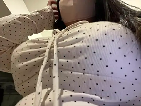 Snapshot of Atashi_Hcup chatting on March 5, 2026, 8:10 am Atashi Hcup online show from March 5, 2026, 8:10 am