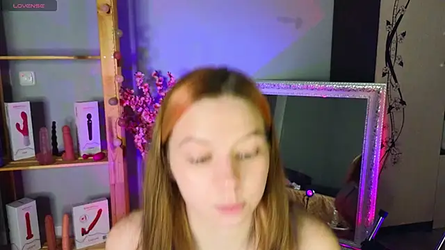 Snapshot of KiraBriis chatting on February 5, 2025, 12:17 pm KiraBriis online show from February 5, 2025, 12:17 pm