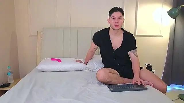 Snapshot of mr_danni chatting on May 6, 2026, 7:41 pm mr danni online show from May 6, 2026, 7:41 pm