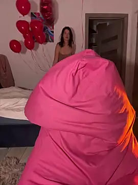 Snapshot of Mylaya chatting on February 10, 2025, 6:03 pm Mylaya online show from February 10, 2025, 6:03 pm