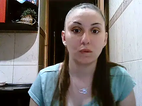 Yuliia30 online show from April 2, 2026, 9:01 pm