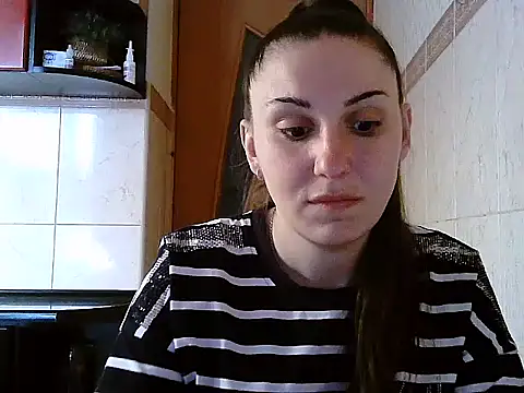 Snapshot of Yuliia30 chatting on April 19, 2026, 11:09 am Yuliia30 online show from April 19, 2026, 11:09 am