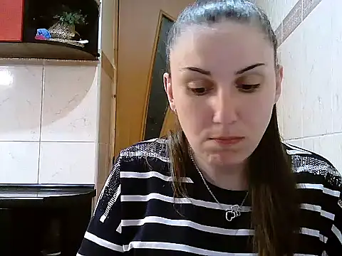 Snapshot of Yuliia30 chatting on April 21, 2026, 5:50 pm Yuliia30 online show from April 21, 2026, 5:50 pm