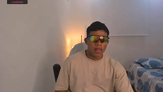 Snapshot of maxsteel177 chatting on March 8, 2025, 12:44 am maxsteel177 online show from March 8, 2025, 12:44 am