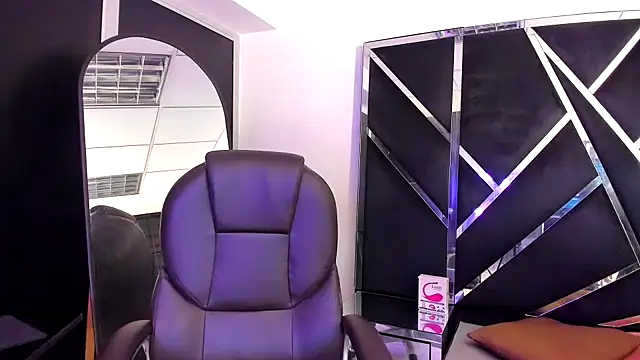 Snapshot of Salmaportman69 chatting on October 21, 2025, 3:29 am Salmaportman69 online show from October 21, 2025, 3:29 am