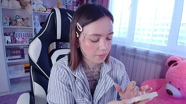 Catharsisi online show from March 7, 2025, 3:18 pm