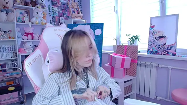 Catharsisi online show from October 13, 2025, 1:33 pm