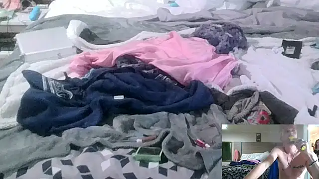 AQuickPhyx online show from February 2, 2025, 6:20 pm