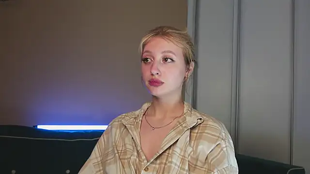 Snapshot of milasmiu chatting on January 19, 2025, 10:17 pm milasmiu online show from January 19, 2025, 10:17 pm