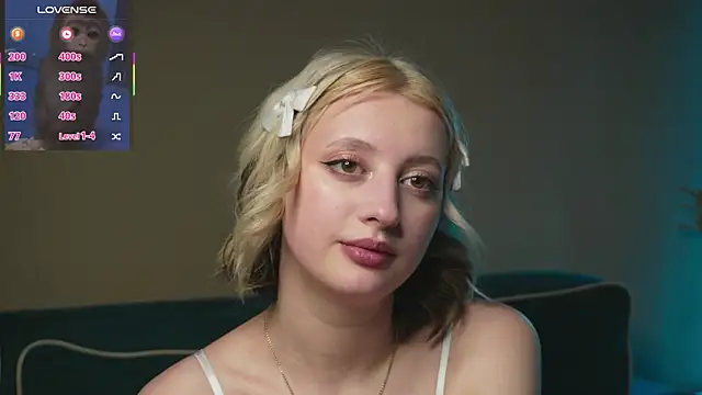 Snapshot of milasmiu chatting on March 8, 2025, 8:03 pm milasmiu online show from March 8, 2025, 8:03 pm