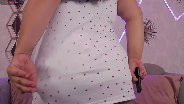 BustyEva  online show from September 19, 2025, 3:30 am