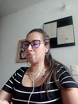 CHARLOTTE 1711 online show from January 21, 2025, 10:19 pm