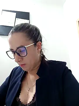 CHARLOTTE 1711 online show from January 29, 2025, 11:35 pm