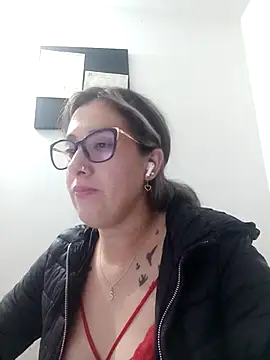 CHARLOTTE 1711 online show from February 26, 2025, 4:25 am