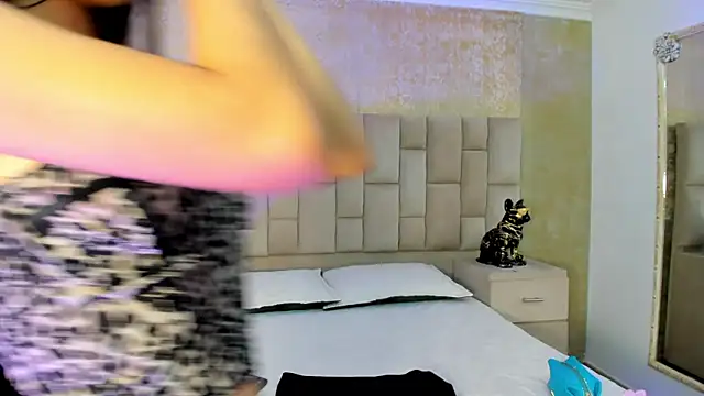 BellaaStorm online show from February 5, 2025, 2:59 pm