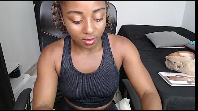 avis lara online show from February 18, 2026, 7:21 pm